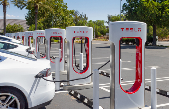 भारत में मस्‍क की टेस्ला की एंट्री जल्द! कर्मचारियों की भर्ती के लिए निकाला विज्ञापन