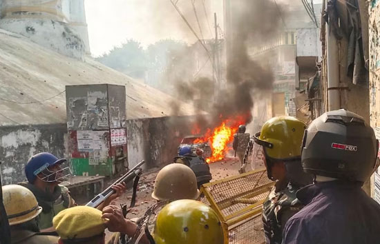 सुप्रीम कोर्ट का कड़ा रुख: संभल हिंसा मामले में प्रिवेंटिव डिटेंशन पर यूपी सरकार को 10 लाख की फटकार