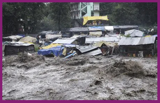 हिमाचल प्रदेश में भारी बारिश, बिजली-पानी का संकट गहराया 