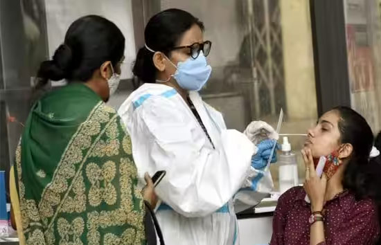 यूपी के इस जिले में 38 छात्राएं मिली कोरोना पॉजिटिव, मचा हड़कंप, देश में सामने आए 1805 नए केस 