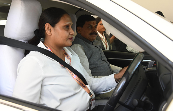 CM मोहन यादव की सुरक्षा अब महिलाओं के हाथ...अब ये महिला चलाएगी गाड़ी