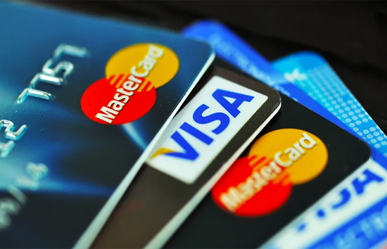 क्या आप भी जानते हैं ATM कार्ड पर मिलने वाले इस फायदे के बारे में...बैंक वाले कभी नहीं बताएंगे 