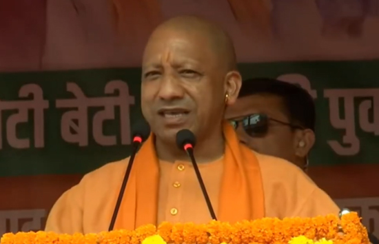 झारखंड में गरजे सीएम योगी, कहा-अपनी ताकत का एहसास करवाइए...जब भी बंटे हैं, निर्ममता से कटे हैं