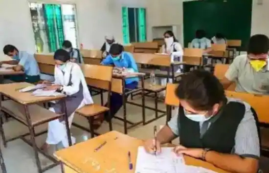 आज से UP Board 10वीं और 12वीं परीक्षाएं शुरू, 51 लाख छात्र देंगे एग्जाम 