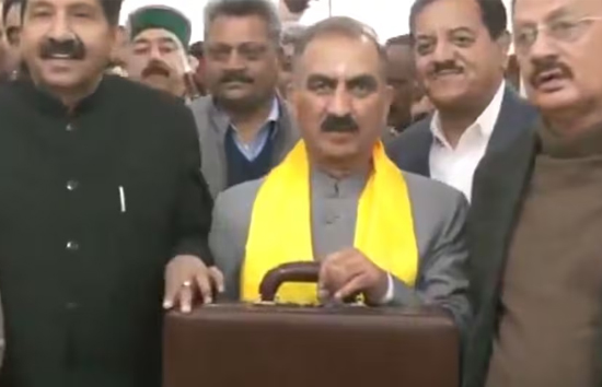 हिमाचल प्रदेश : बजट में मुख्यमंत्री सुक्खू का ऐलान, 6 रुपये महंगा हुआ गाय और भैंस का दूध