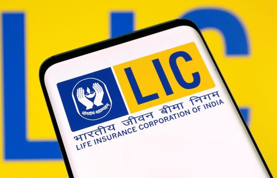 रेगुलर प्रीमियम पॉलिसी के मामले एसबीआई ने LIC को पीछे छोड़ा, पहली बार हुआ ऐसा 