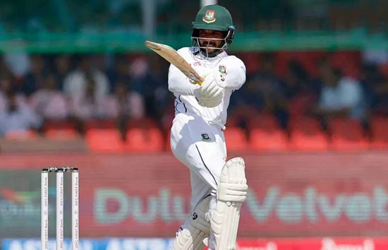 IND Vs BAN : दूसरे टेस्ट मैच के चौथे दिन मोमिनुल हक ने जड़ा शतक, क्रीज पर डटे 