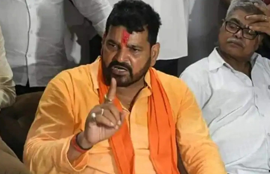 पतंजलि उत्पादों पर सवाल खड़ा करने के मामले में बाबा रामदेव ने बृजभूषण सिंह को दिया नोटिस 