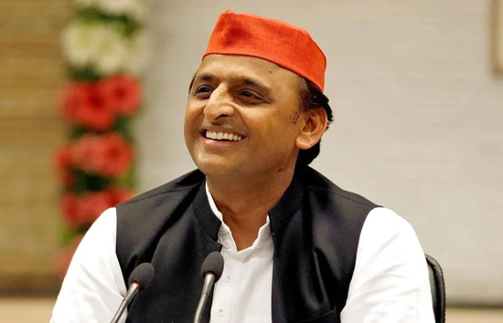 अखिलेश ने बीजेपी पर साधा निशाना, कहा-सरकार को पीछे से कोई चला रहा