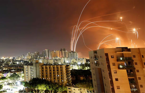 इजरायल ने ईरान के अलावा इन दो देशों पर भी बरसाई मिसाइलें