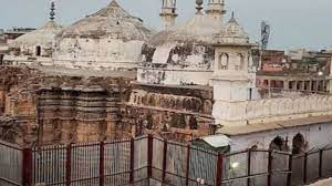 ज्ञानवापी सर्वे पर लगी रोक 1 दिन के लिए बढ़ाई गई