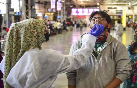 coronavirus update in india : देश में 24 घंटे में  9,520 नए केस, 41 संक्रमितों की मौत 