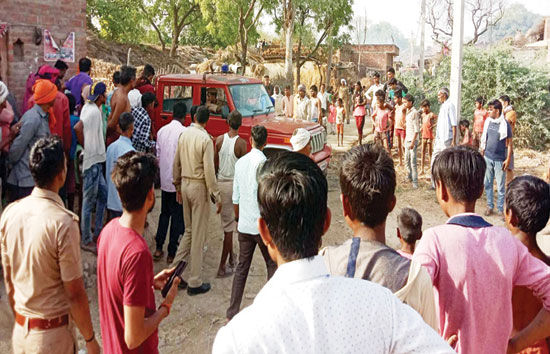 उन्नाव : अज्ञात कारणों से लगी आग, पांच घर आए पांच घर