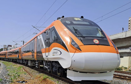 यात्रियों की सुविधा के लिए रेलवे ने उठाया बड़ा कदम...मेट्रो की तरह चलेंगी महाकुंभ जाने वाली ट्रेनें