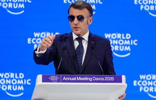 दावोस में बिना ट्रंप का नाम लिए मैक्रों ने साधा निशाना, कहा-