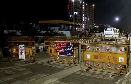 मुख्यमंत्री केजरीवाल ने LG को भेजी सिफारिश, दिल्ली में वीकेंड कर्फ्यू, दिल्ली में वीकेंड कर्फ्यू खत्म करने पर होगा विचार 