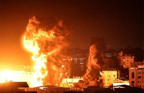 इजरायल का गाजा पर बड़ा हमला, हूतियों पर भी बरसाए गए बम, 10 लाख फिलिस्तीनियों को इस देश में शिफ्ट करने की तैयारी 