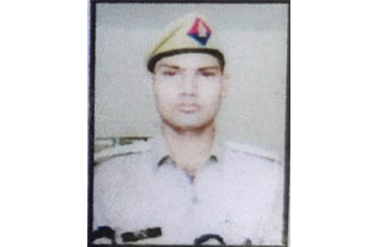 यूपी : कन्नौज में ड्यूटी पर तैनात सिपाही की संदिग्ध हालात में लगाई फांसी, पांच महीने पहले हुई थी शादी