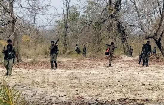 तेलंगाना में नक्सलियों ने लैंडमाइन बिछाकर किया IED ब्लास्ट, 3 जवान शहीद, कई घायल