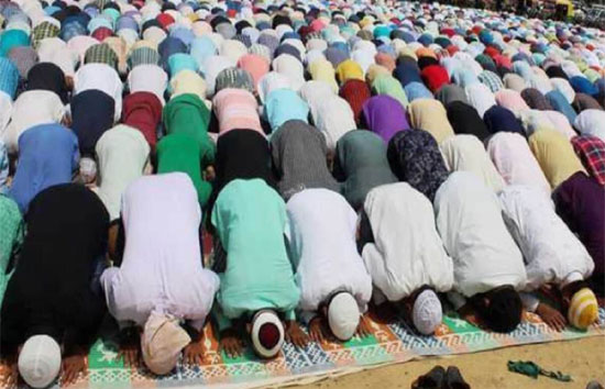 बीजेपी के कई विधायकों ने सड़कों पर नमाज का किया विरोध, AAP ने घेरा, कहा-इनके पास और कोई काम नहीं 