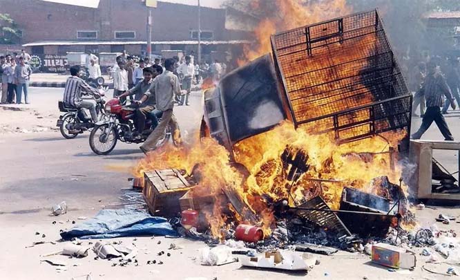 पढ़े -10 घंटे तक चला नरसंहार मामले में कब-कब क्या-क्या हुआ 