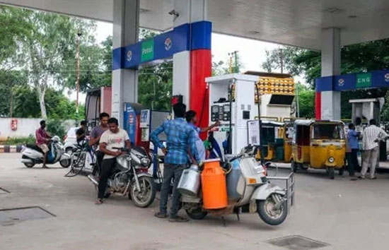 Petrol-Diesel Prices Today :  ईरान-इजरायल युद्ध के बाद कच्चे तेल की कीमतों उछाल, बढ़ गए पेट्रोल-डीजल दाम 