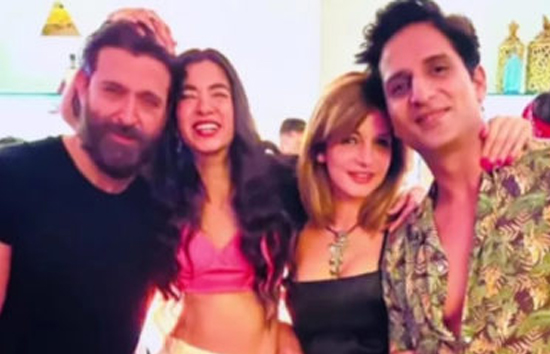 एक्स वाइफ सुजैन की पार्टी में गर्लफ्रेंड के साथ नजर ऋतिक रोशन, खूब किया इंजॉय