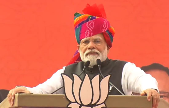 पीएम मोदी का क्रिकेट के बहाने कांग्रेस पर हमला कहा- पांच साल सिर्फ  रन आउट, हिट विकेट, मैच फिक्सिंग होता रहा 