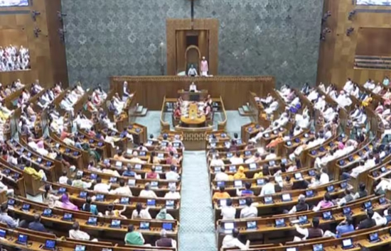 सांसदों के वेतन में 24% बढ़ोत्तरी, पेंशन में भी इजाफा, दो साल का मिलेगा एर‍ियर