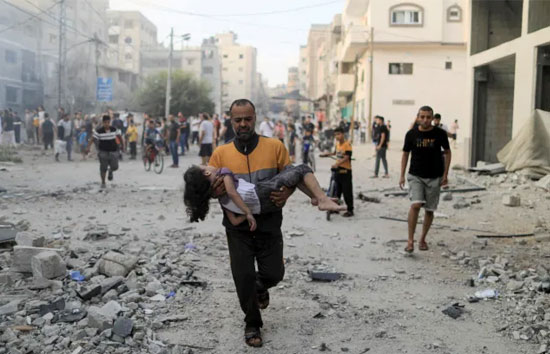 इजरायल के ताजा हमले में 100 फिलिस्तीनियों की मौत, रद्द हो सकता है बंधकों को छुड़ाने वाला समझौता