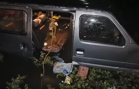 Kanpur Accident News : तेरहवीं से घर लौट रही अनियंत्रित कार तालाब में गिरी, चार की मौत 