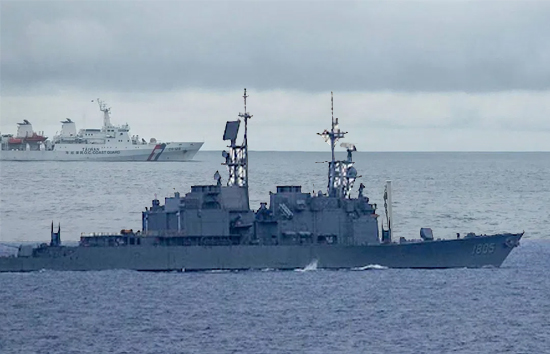 चीन ने ताइवान को चारो तरफ से घेरा, सैन्य अभ्यास के बहाने क्या कब्जा करने की है तैयारी ?