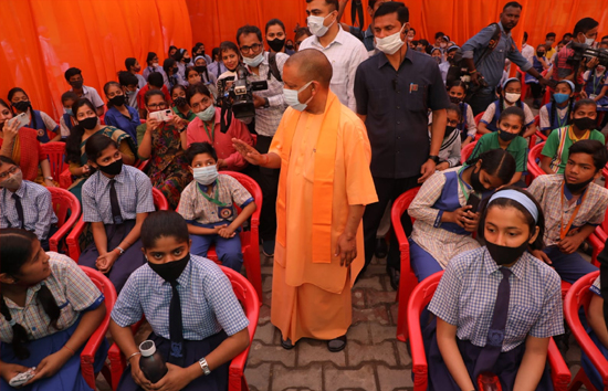 मुख्यमंत्री योगी ने किया 12 से 14 वर्ष के बच्चों के टीकाकरण अभियान की शुरुआत 