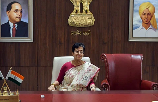 आतिशी की रामायण वाली पॉलिटिक्स, कहा-इससे सरकार नहीं चलने वाली, कोचिंग सेंटर में बच्चे डूब कर मर रहे, सड़कें कुआं बन रही, इस पर काम करने की जरूरत 