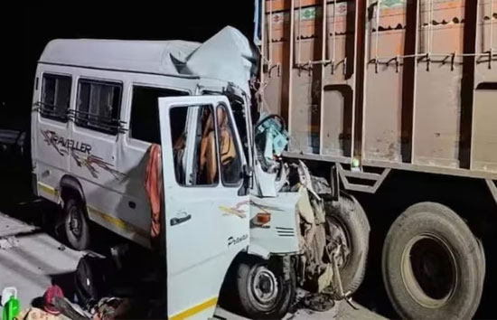  महाराष्ट्र में भीषण सड़क हादसे में 12 की मौत,17 घायल, प्रधानमंत्री मोदी ने जताया शोक