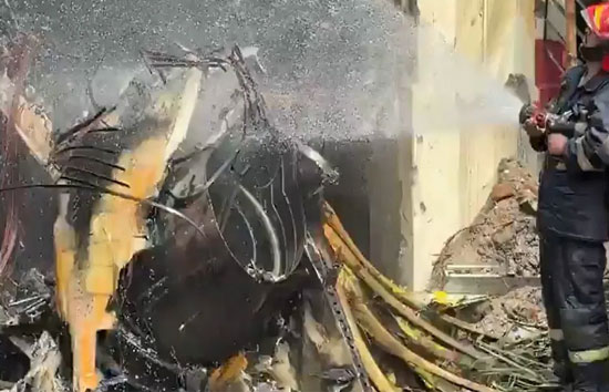 बांग्लादेश एयरफोर्स का F-7 फाइटर जेट क्रैश, कॉलेज की बिल्डिंग पर गिरा, 3 की मौत, 30 अस्पताल में एडमिट