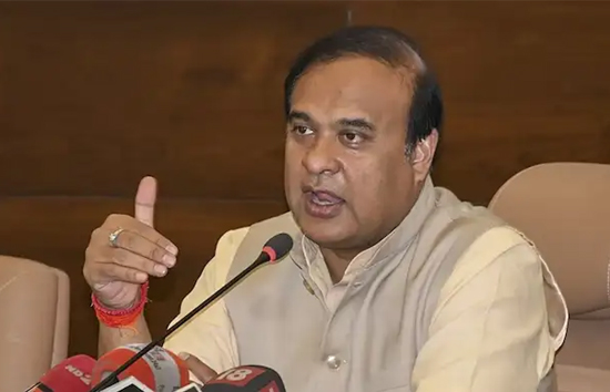 असम के धुबरी में तनाव के बीच CM हिमंता का बड़ा फैसला, उपद्रवियों को देखते ही गोली मारने के आदेश 