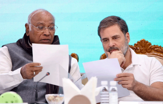 CWC की बैठक में राहुल गांधी की खड़गे को दो टूक, कहा-महाराष्ट्र-हरियाणा की हार पर एक्शन लीजिए