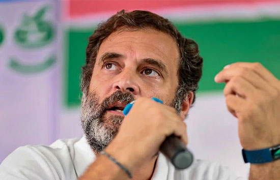 खिलाड़ियों के साथ दुर्व्यवहार भाजपा सरकार के लिए 'बेटी बचाओ' सिर्फ ढोंग : राहुल गांधी