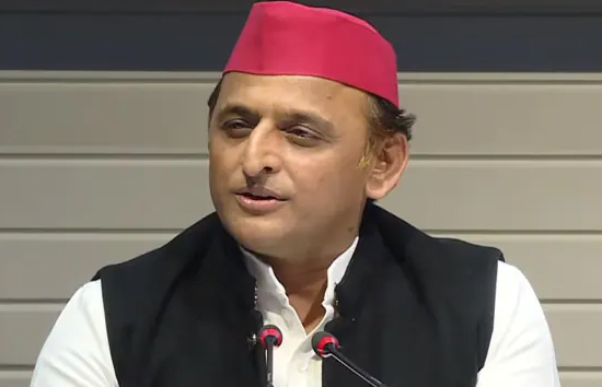 अखिलेश ने बीजेपी कसा व्यंग्य, 'कीमतों में इजाफे के यूं तो सौ बहाने हैं, सच ये है कि उन्हें भरने अपने खजाने हैं'