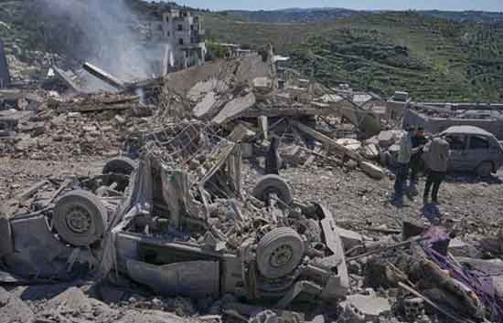 US-इजरायल और ईरान की जंग में दो हफ्ते में 2,000 से ज्यादा मौतें...जानें किसे कितना हुआ नुकसान 