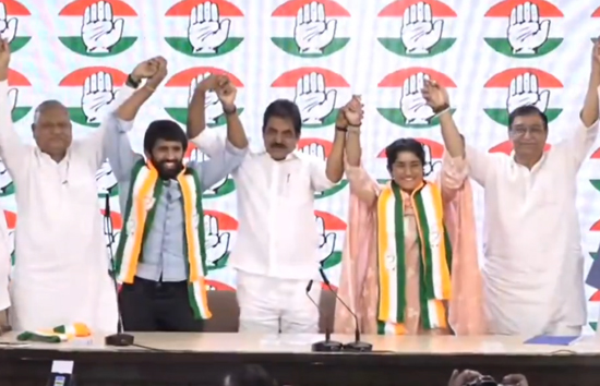 विनेश फोगाट और बजरंग पूनिया कांग्रेस में हुए शामिल, बोले-बुरे वक्त में पार्टी ने दिया था बहुत साथ  