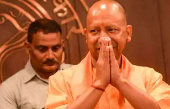 योगी सरकार ने होली से पहले 18 लाख कर्मचारियों और पेंशनरों को दिया तोहफा, 4 प्रतिशत डीए में की बढ़ोतरी