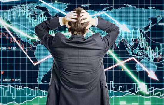 ब्याज दरों में बढ़ोतरी की आशंका के कारण अंतराष्ट्रीय बाजार में दबाव की स्थिति