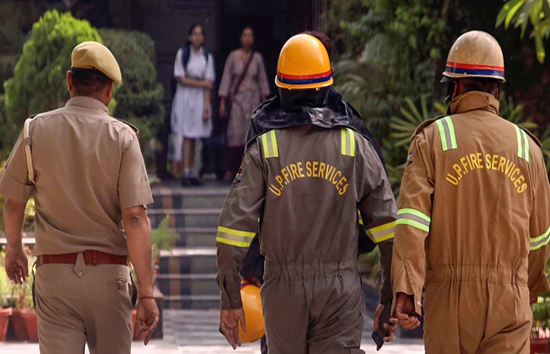 दिल्ली के स्कूलों को फिर मिली बम से उड़ाने की धमकी, घर वापस भेजे गए छात्र 