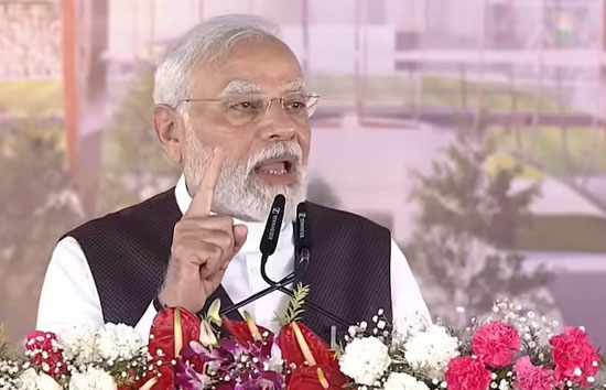 प्रधानमंत्री नरेंद्र मोदी ने वाराणसी में रखी अंतरराष्ट्रीय क्रिकेट स्टेडियम की आधारशिला, बोले-युवाओं के लिए वरदान साबित होगा