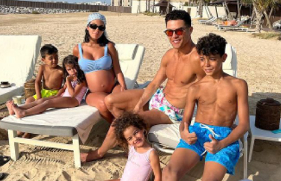 क्रिस्टियानो रोनाल्डो के नवजात बेटे का निधन, बेटी सुरक्षित, पत्नी Georgina Rodríguez ने कल दिया था जन्म 