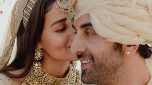 क्यूट कपल और फैंस के फेवरेट रणबीर कपूर-आलिया भट्ट ने 14 अप्रैल को मनाई पहली वेडिंग एनिवर्सरी 