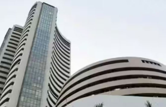सप्ताह के आखिरी कारोबारी दिन शेयर बाजार में मजबूती, सेंसेक्स 664 अंक उछला