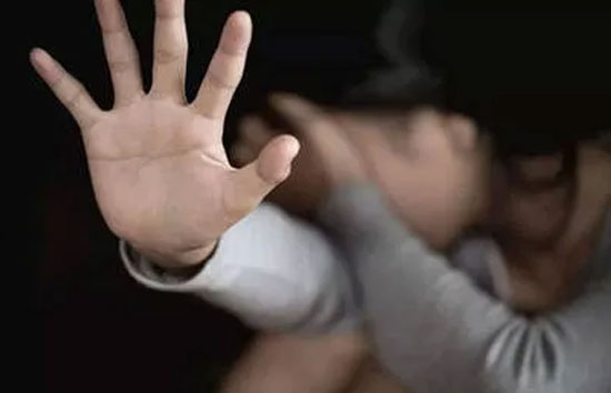 महाराष्ट्र : दोस्त के साथ घूमने निकली लड़की गैंगरेप, तीन लड़कों ने दिया वारदात को अंजाम